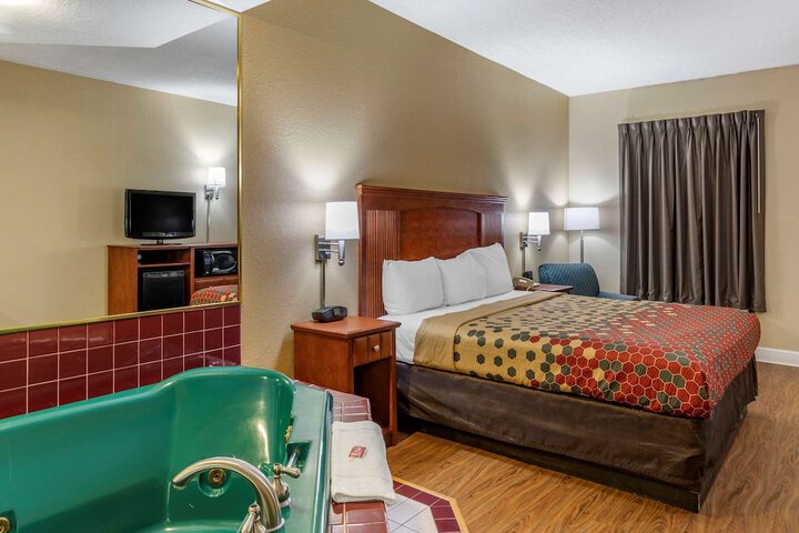Room 14 of 23