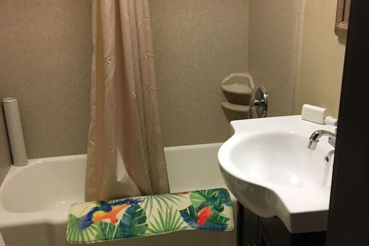 Room 17 of 41