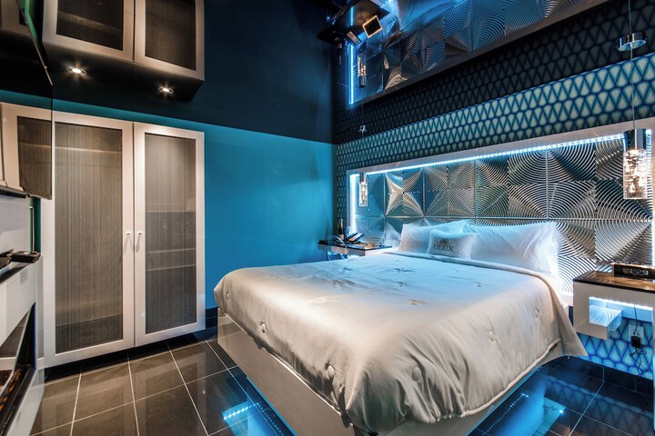 Room 72 of 83