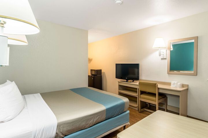 Room 26 of 30