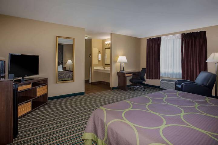Room 9 of 15