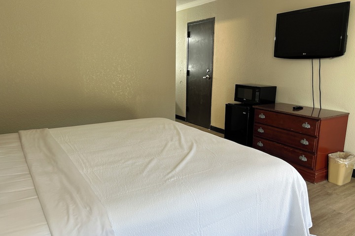 Days Inn by Wyndham Hinesville Near Fort Stewart