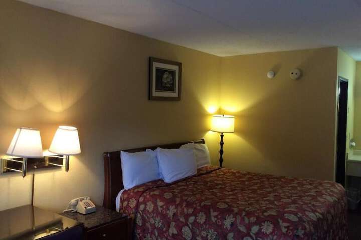 Room 16 of 35