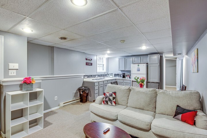 Shawnee Vacation Rental 11 Mi to Kansas City!
