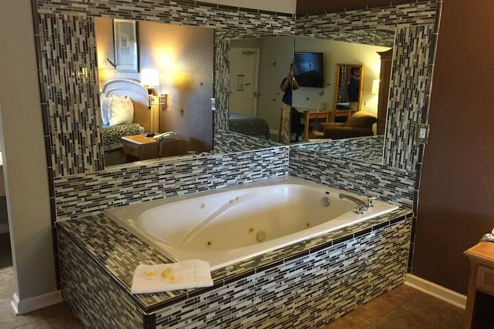 Hot Tub 26 of 27
