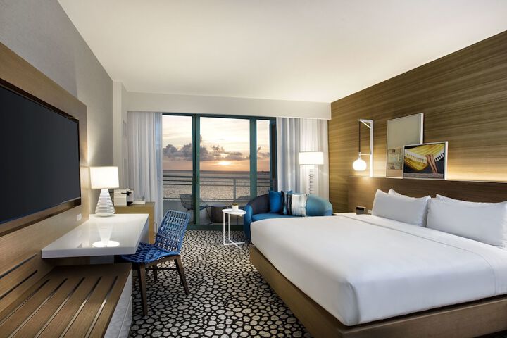 Signia by Hilton Diplomat Beach Resort