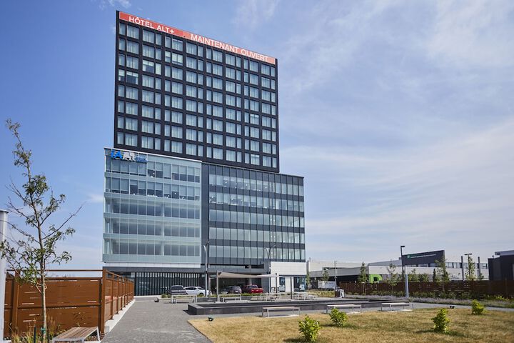 Hotel 4 of 65