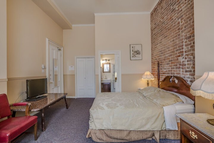 Room 18 of 50