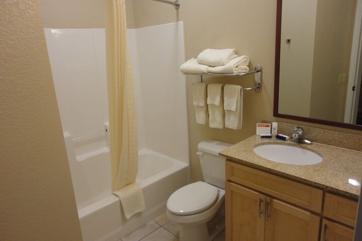 Room 27 of 41