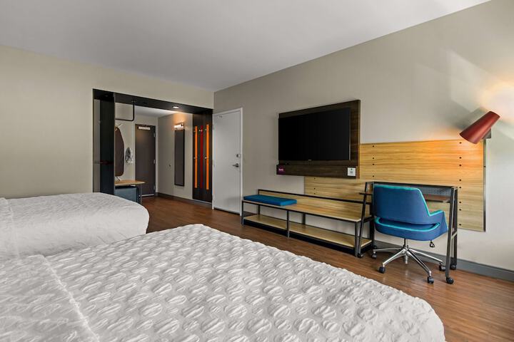 Room 21 of 33