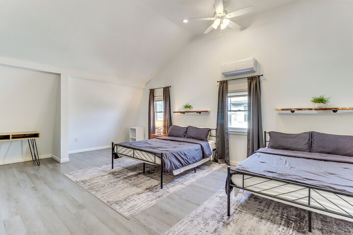 7 Mi to Whitewater Rafting: Cozy Lansford Cabin!