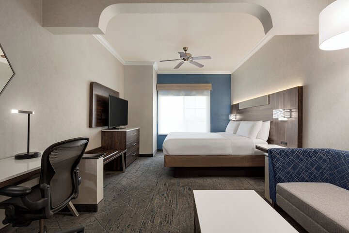 Room 32 of 52