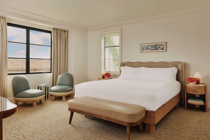 Room 43 of 97