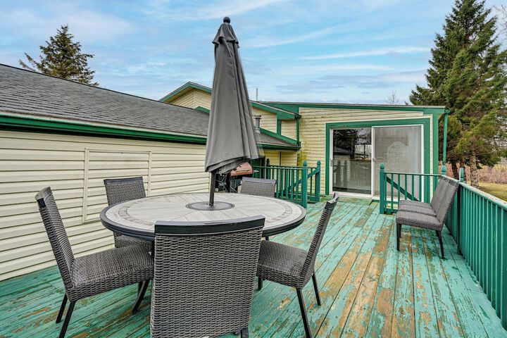 Cozy Cass City Retreat w / Spacious Deck!