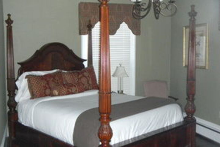The Ashford Inn