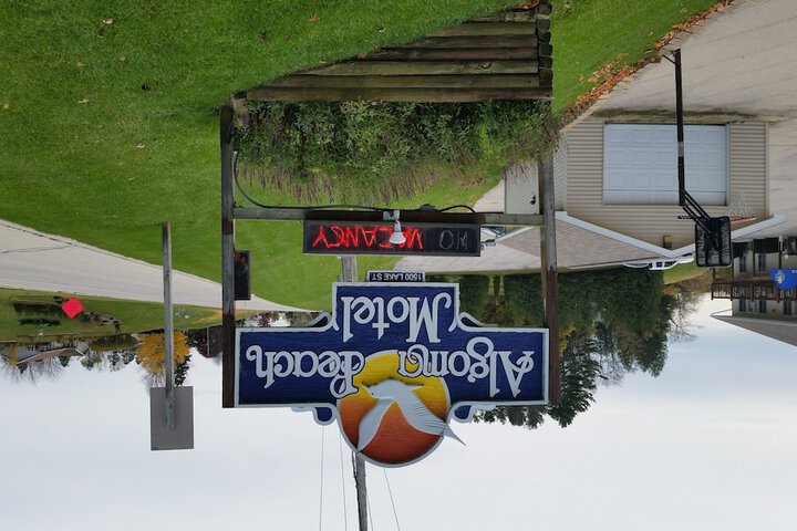 Algoma Beach Motel