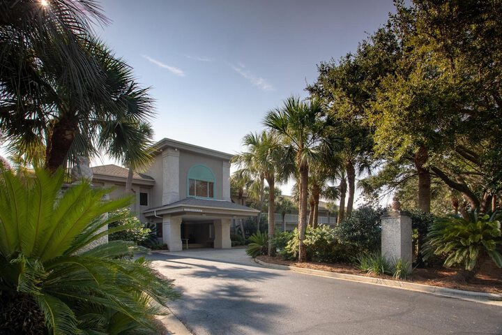 The Beachview Club
