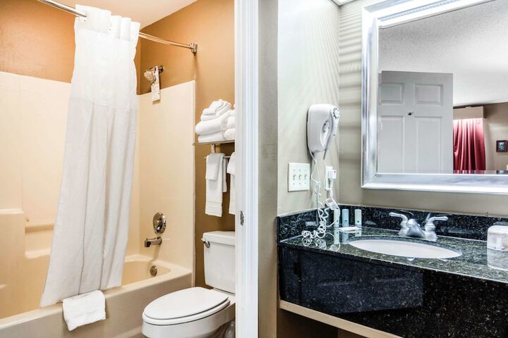 Room 12 of 26