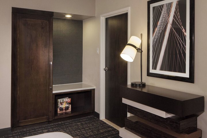 Room 33 of 59