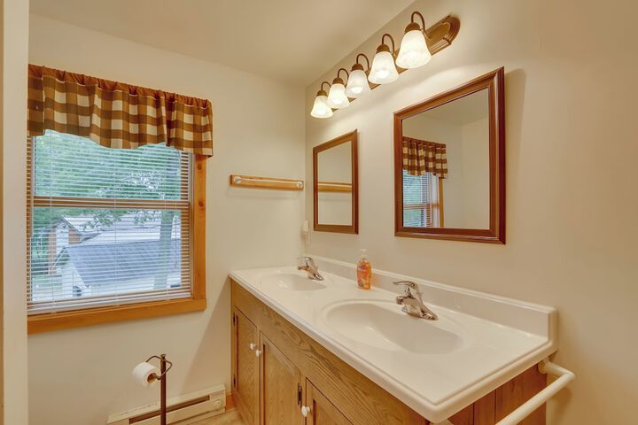 Lake Champlain Vacation Rental With Boat Dock!