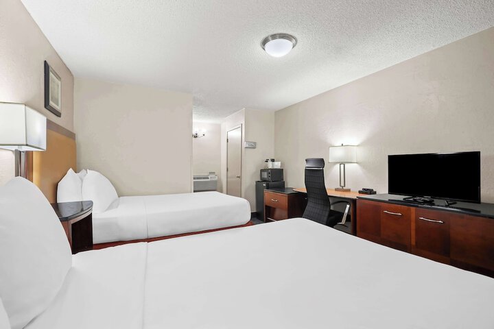Room 14 of 25