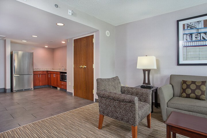 Holiday Inn University Plaza-Bowling Green by IHG