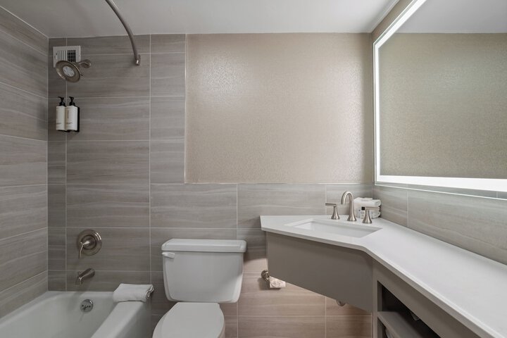 Crowne Plaza Executive Center Baton Rouge by IHG