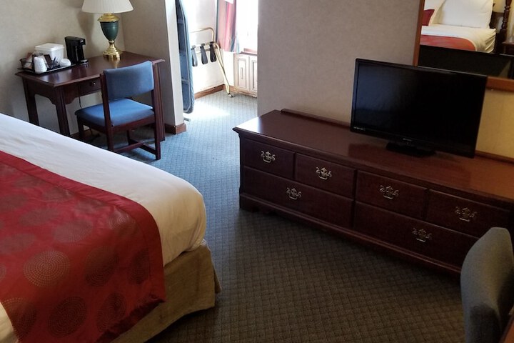 Room 9 of 26