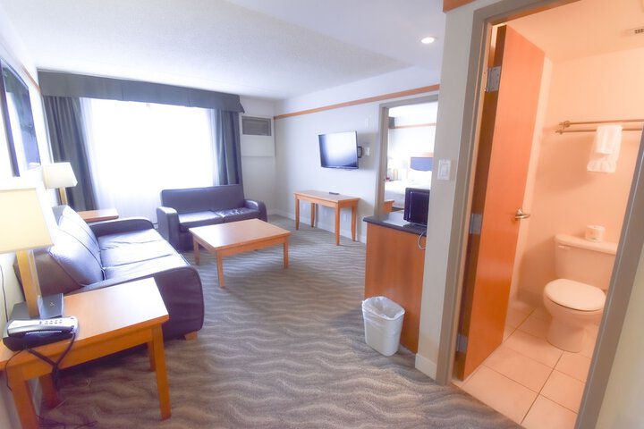 Room 11 of 48