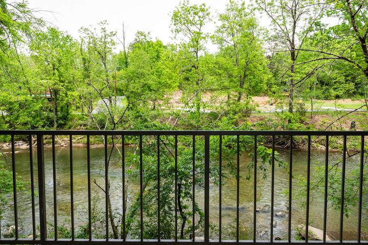 Twin Mountain Inn & Suites