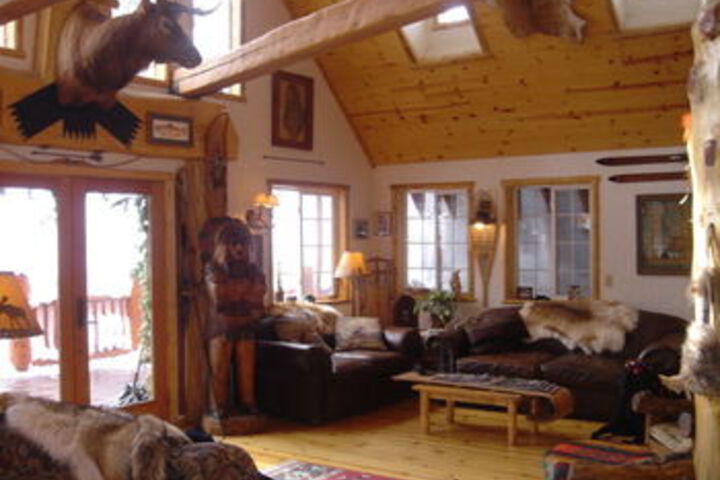 Lost Trail Lodge