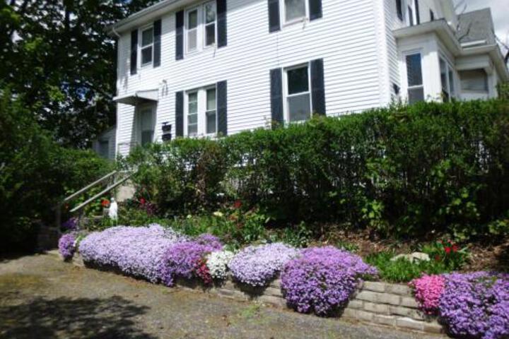 Pleasant Valley Apartment