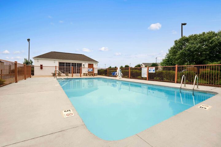 Pool 4 of 14