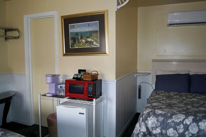 Room 49 of 65