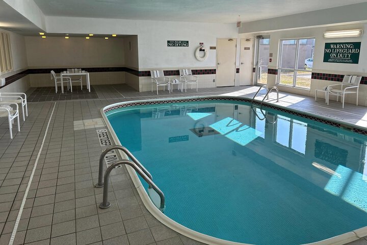 Country Inn & Suites by Radisson Owatonna, MN