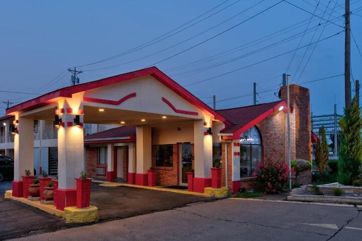 Red River Inn