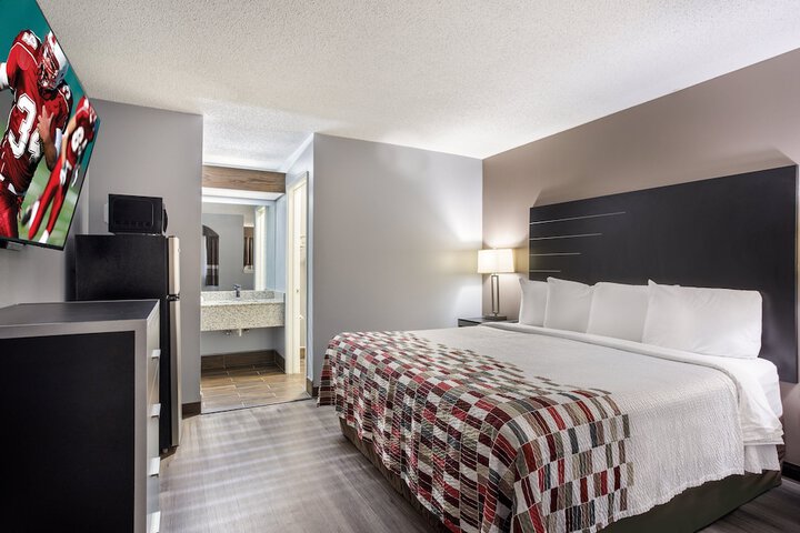 Red Roof Inn & Suites Athens AL