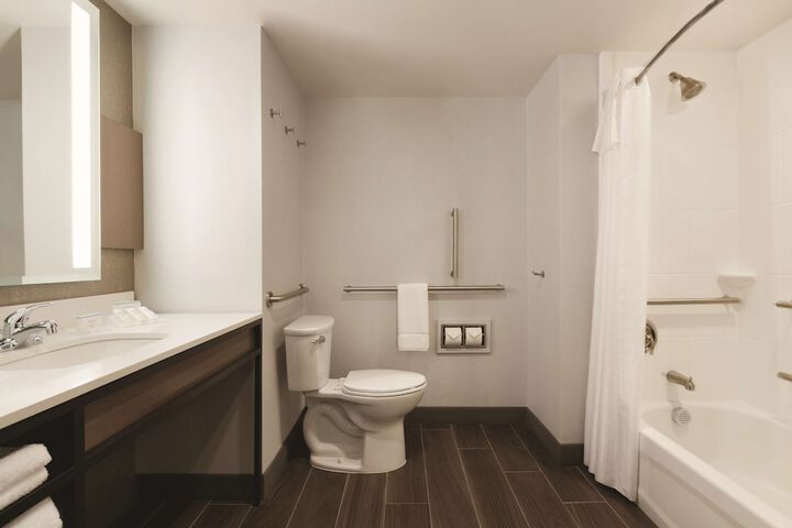Room 27 of 45
