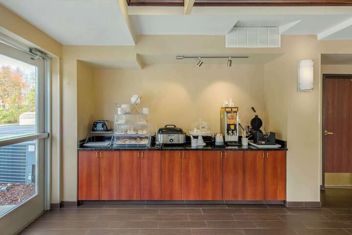 Comfort Suites Seaford