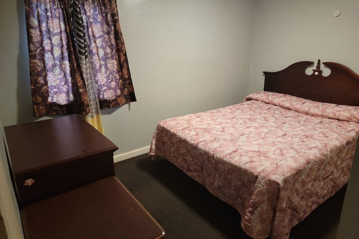 Room 10 of 17