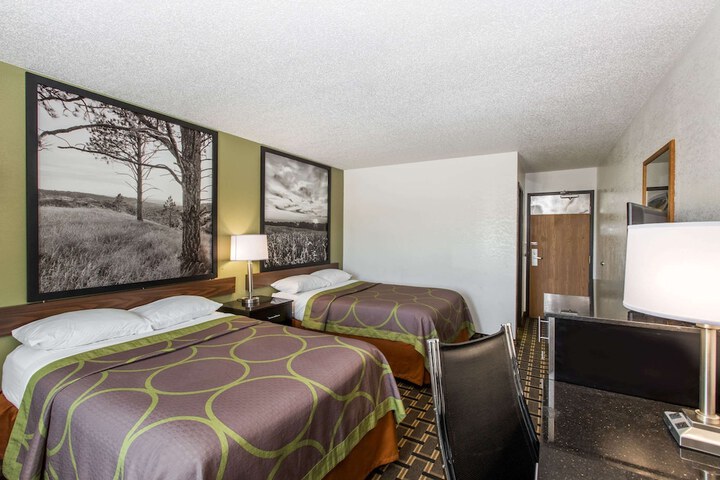 Room 15 of 16