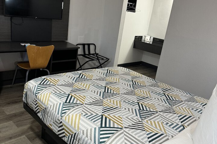 Room 18 of 34