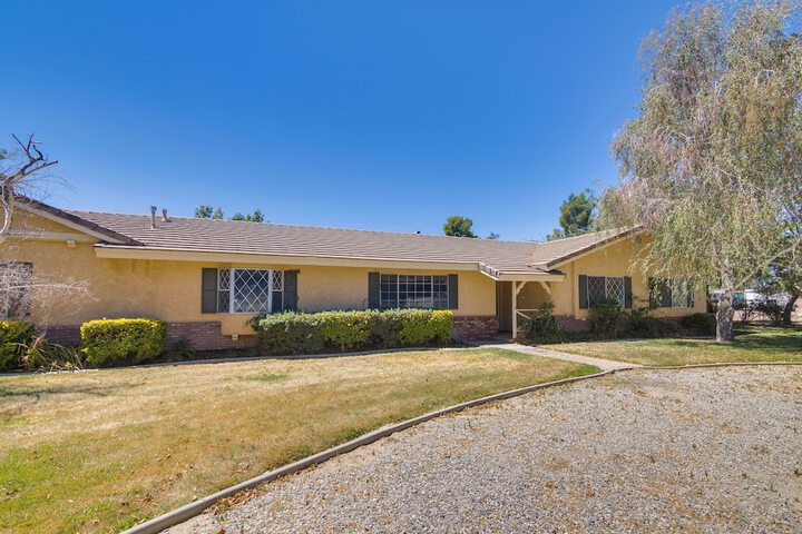 Spacious Lancaster Family Ranch - BBQ & Patio