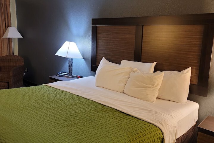 Room 6 of 7