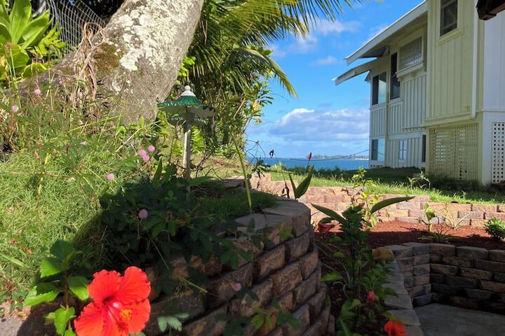 Hilo Bay Oceanfront B & B