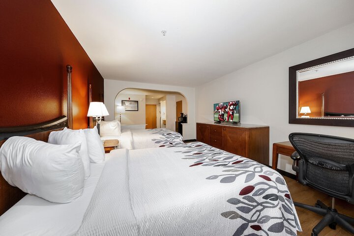 Room 34 of 43