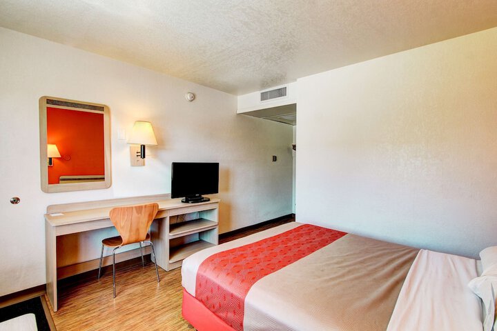 Room 21 of 30