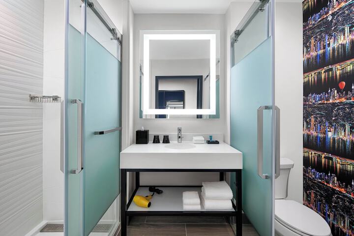 Room 15 of 28