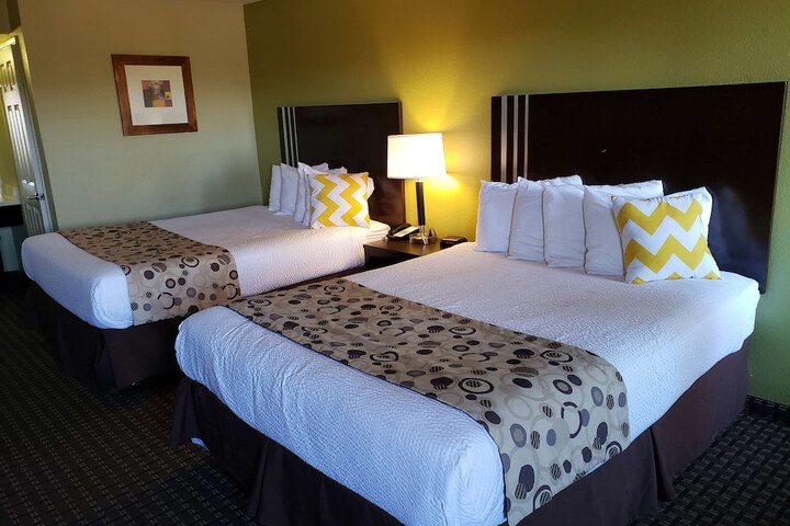 Room 12 of 22