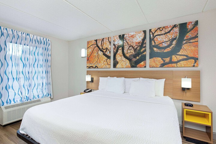 Room 21 of 34